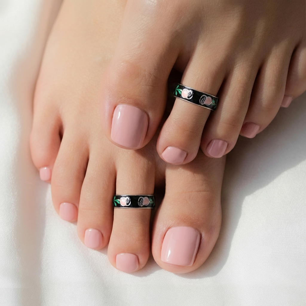 Rose Noir Silver Toe Rings